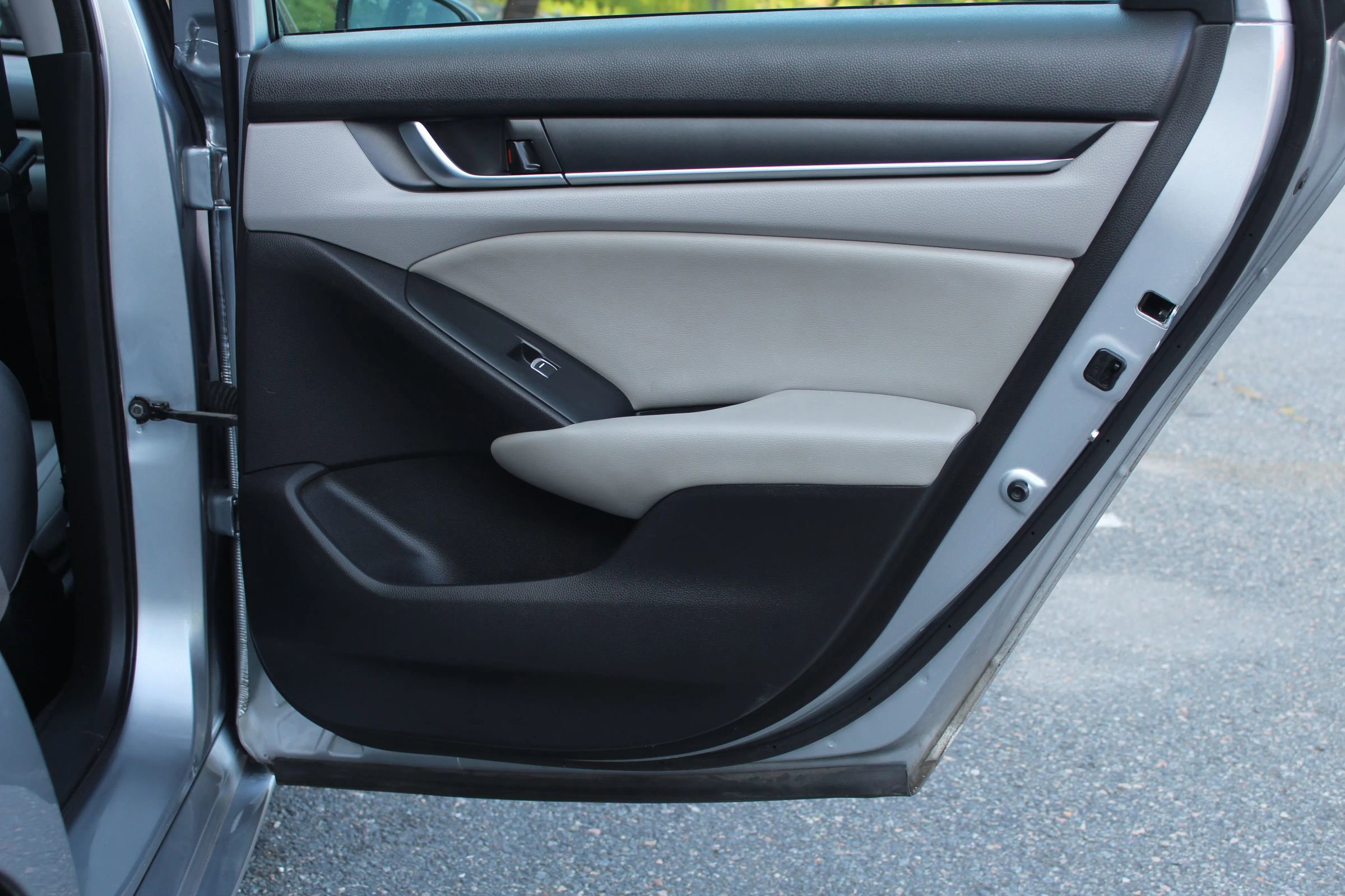 Used 2018 Honda Accord Hybrid image 16
