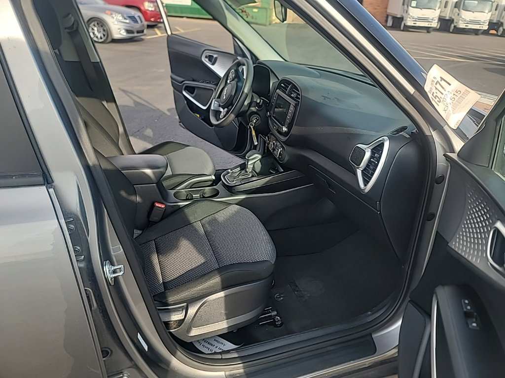 Used 2024 Kia Soul LX w/ Option Group 015 image 13