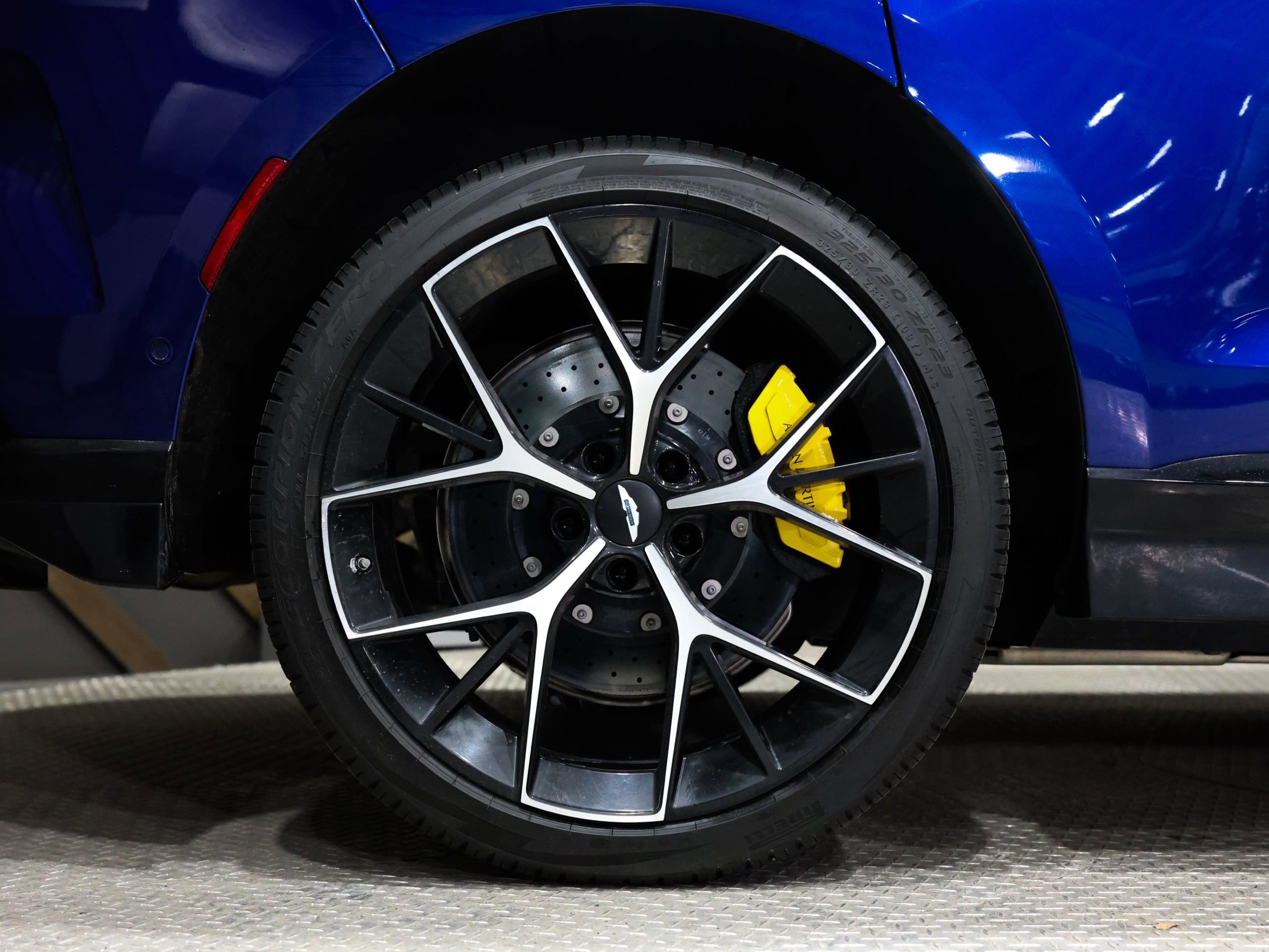 Used 2025 Aston Martin DBX 707 image 8