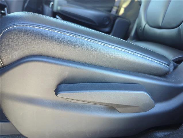 Used 2023 Jeep Grand Cherokee L Limited w/ Black Appearance Package image 23