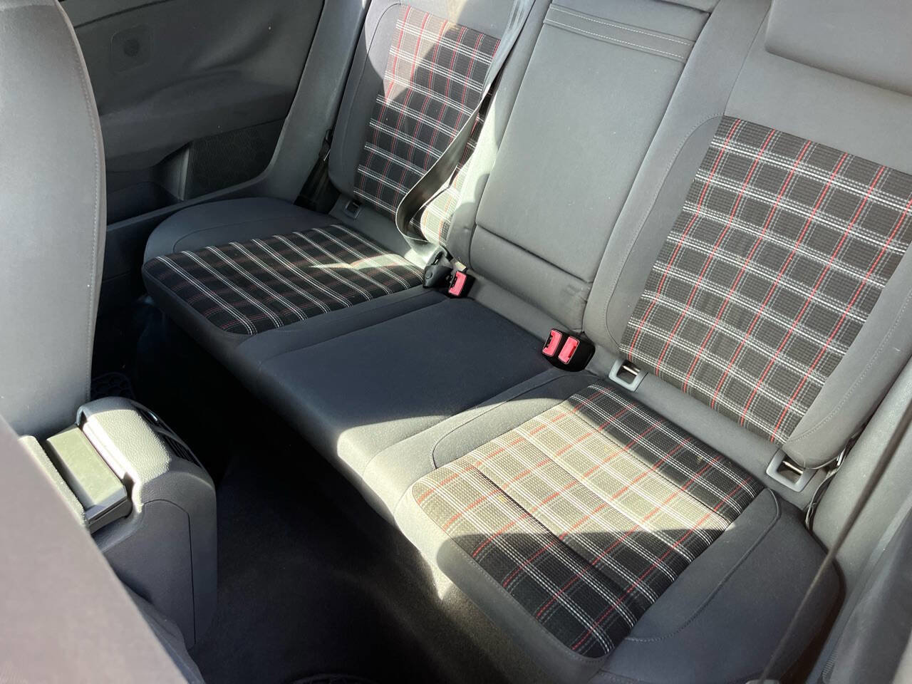 Used 2006 Volkswagen GTI 2.0T 2-Door image 7