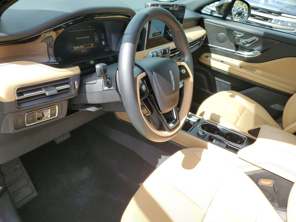 Used 2023 Lincoln Corsair Reserve image 19