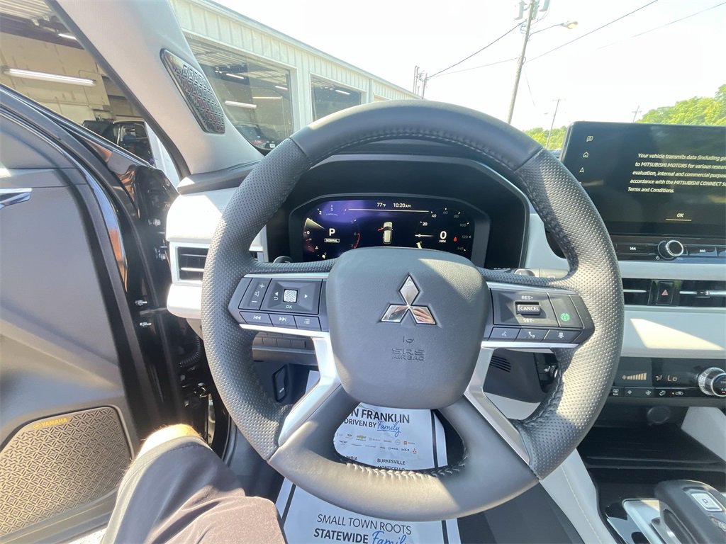 New 2025 Mitsubishi Outlander SE image 14