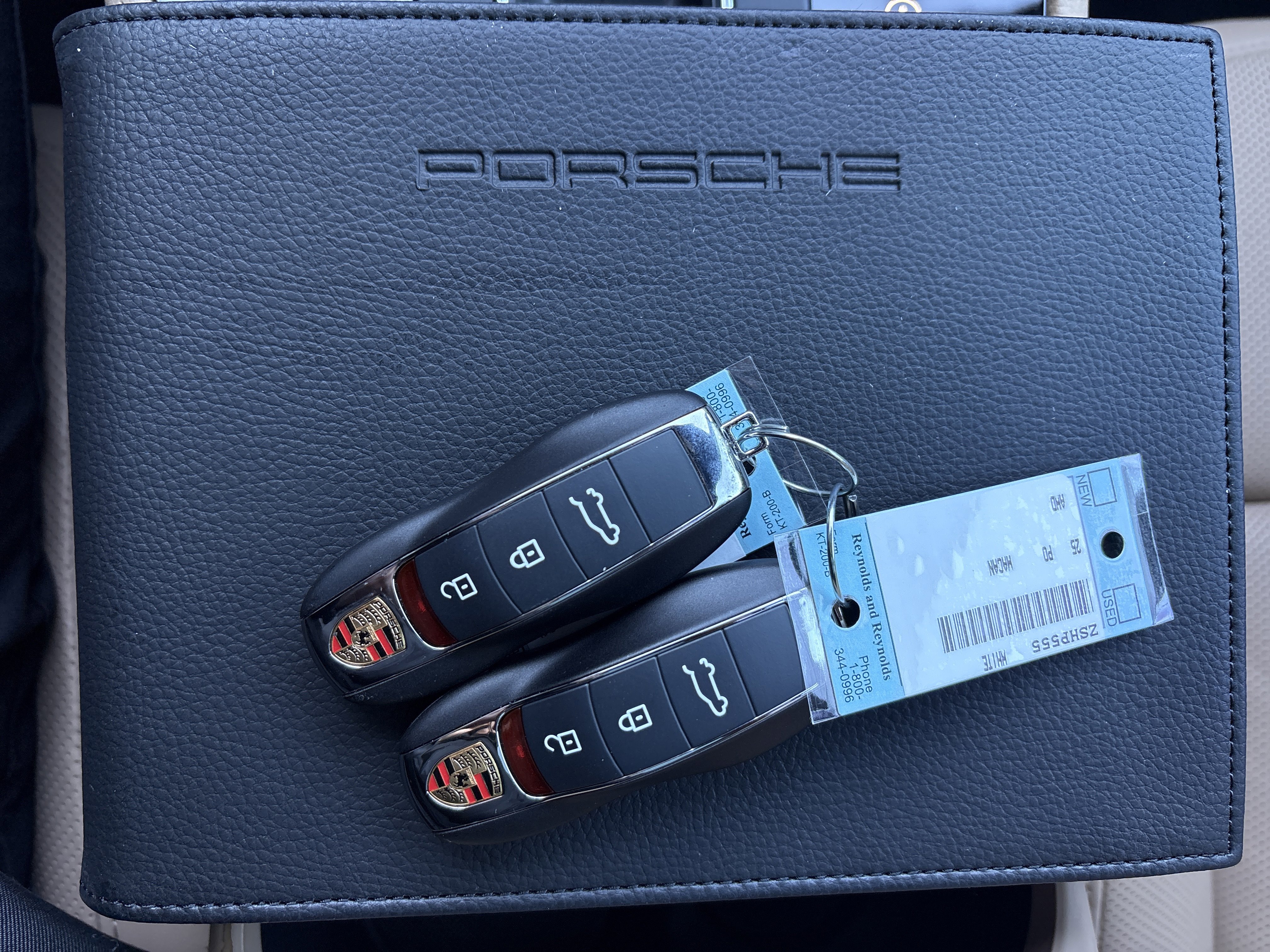 Certified 2025 Porsche Macan image 35