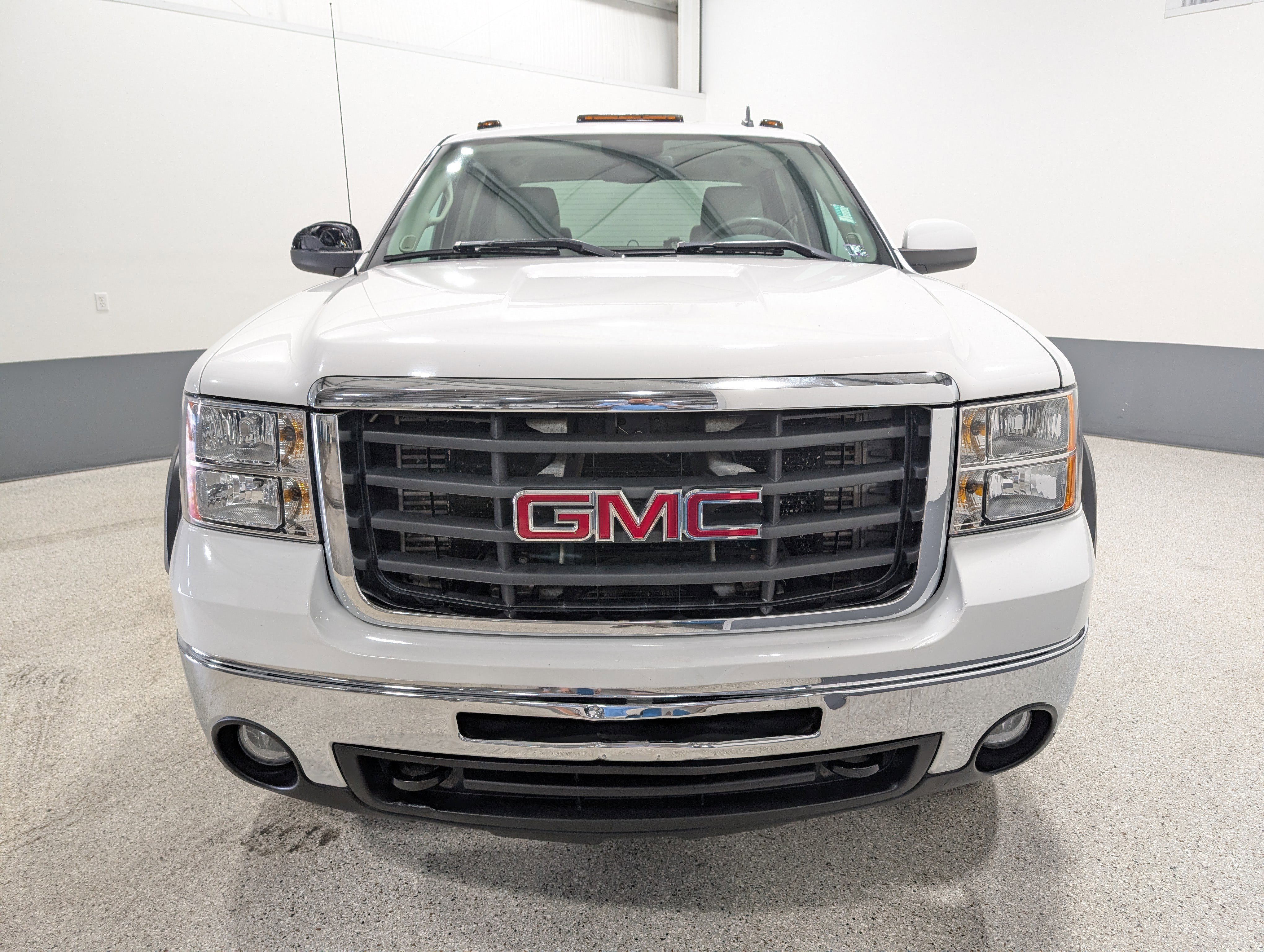 Used 2009 GMC Sierra 2500 SLT w/ SLT Convenience Package image 8