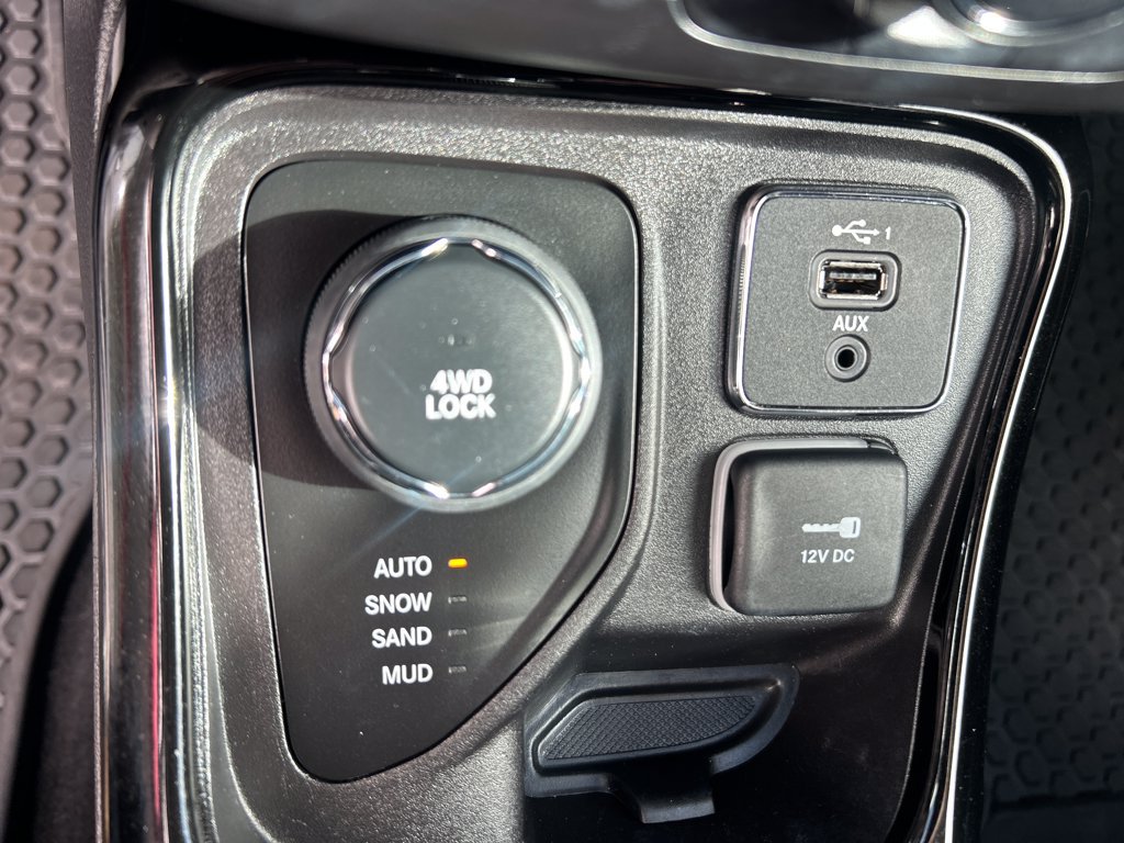 Used 2019 Jeep Compass Latitude AWD/4WD image 30