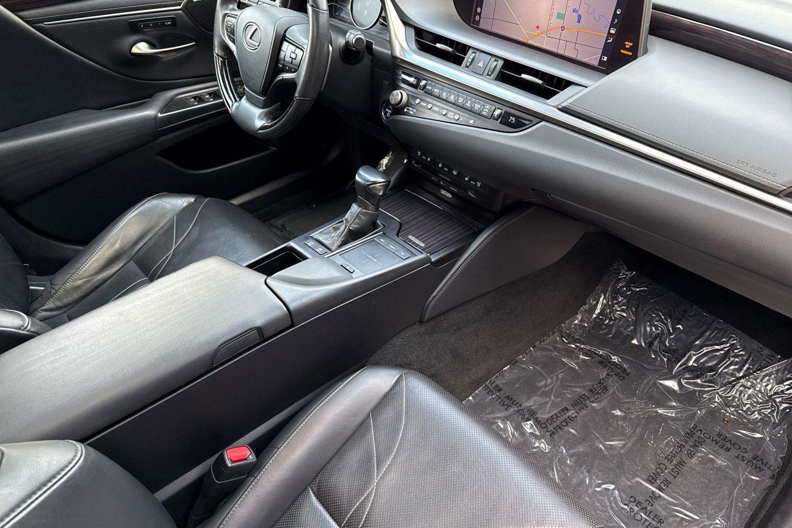 Used 2021 Lexus ES 300h w/ Accessory Package 2 image 15