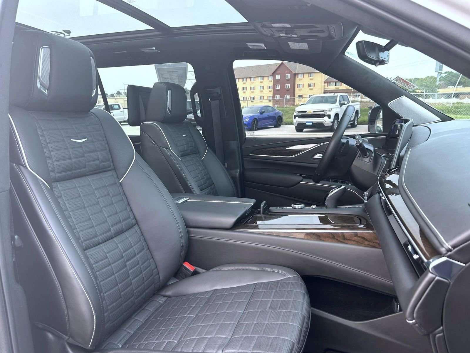 Certified 2024 Cadillac Escalade ESV Sport Platinum image 19