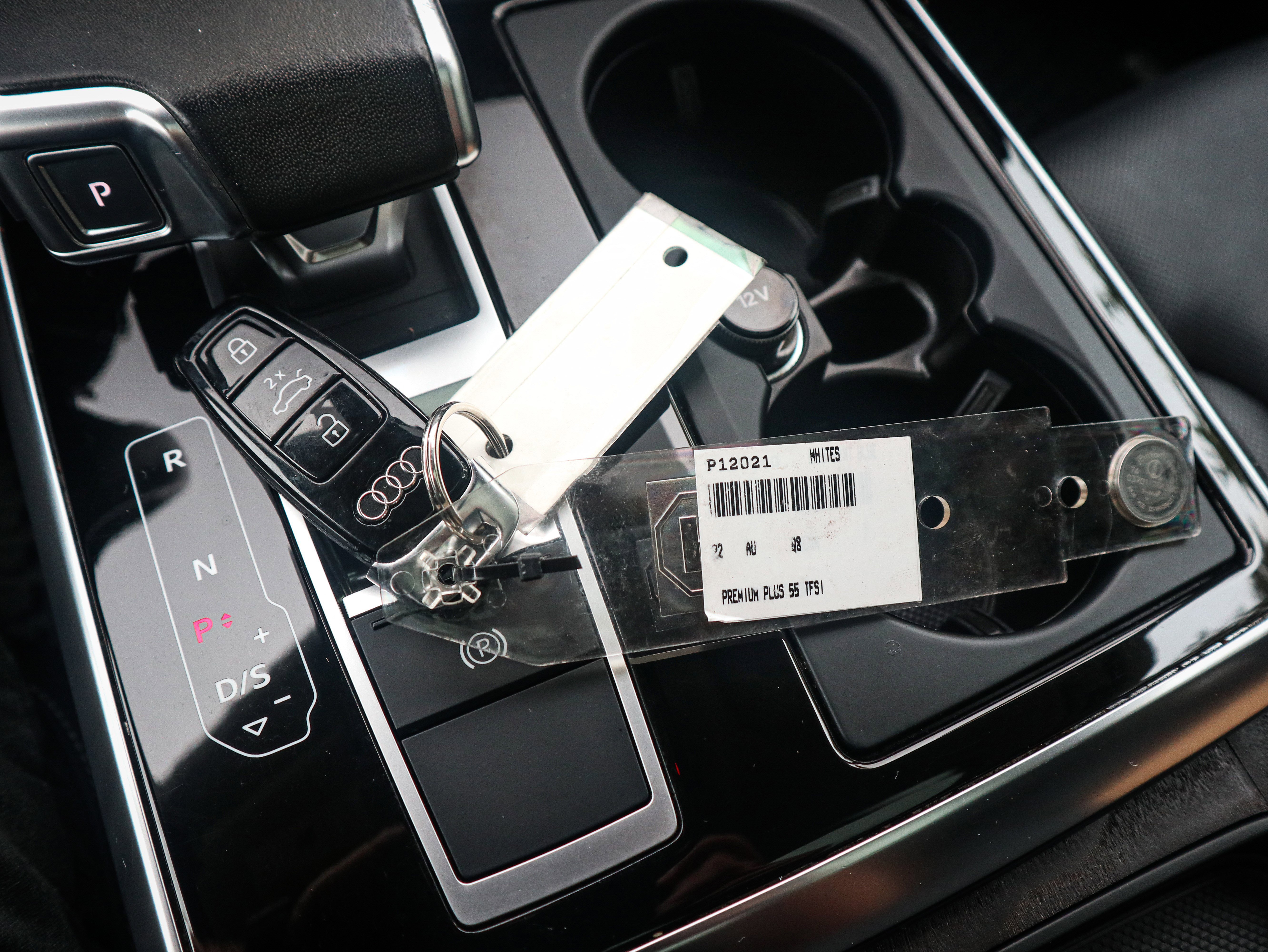 Used 2022 Audi Q8 Premium Plus image 35