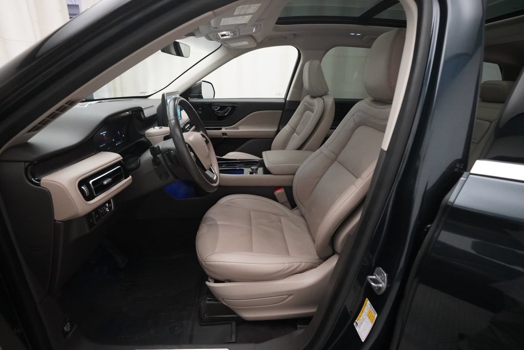 Used 2023 Lincoln Aviator Reserve w/ Equipment Group 201A AWD/4WD image 7