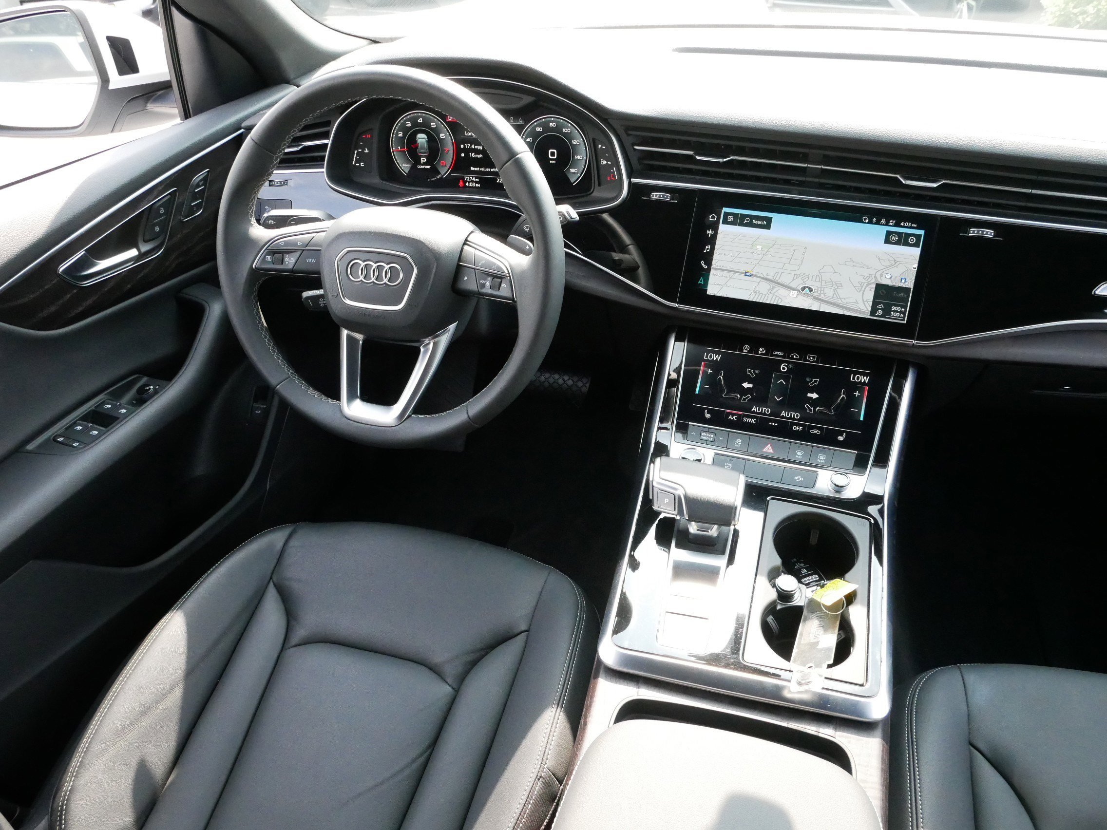 Used 2023 Audi Q8 Premium image 9