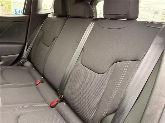 Used 2022 Jeep Renegade Altitude AWD/4WD image 15
