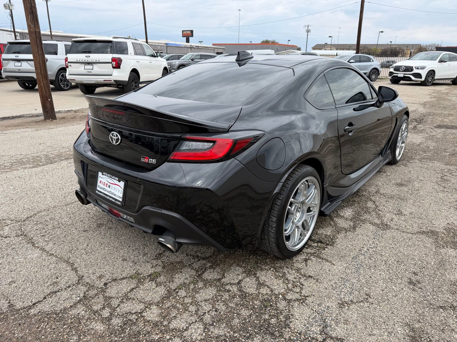 Used 2023 Toyota GR86 Premium w/ ALL Weather Mat Package (TMS) image 7