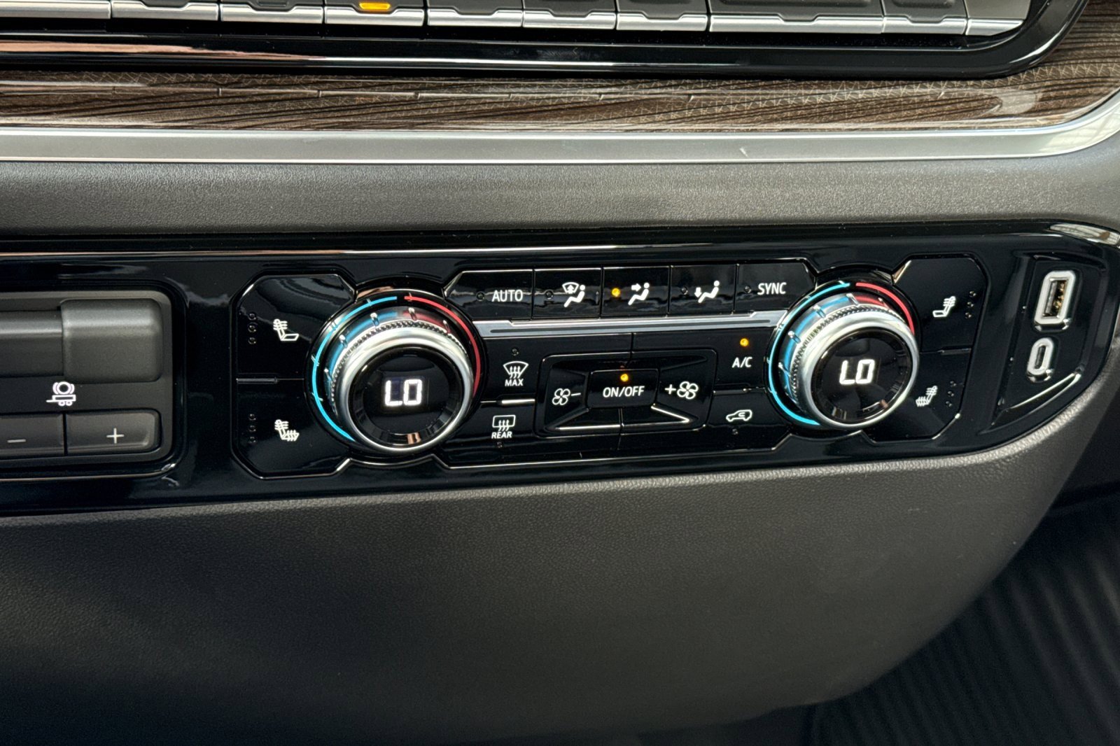 New 2026 GMC Sierra 1500 Elevation image 21