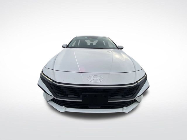 Used 2024 Hyundai Elantra Limited image 14