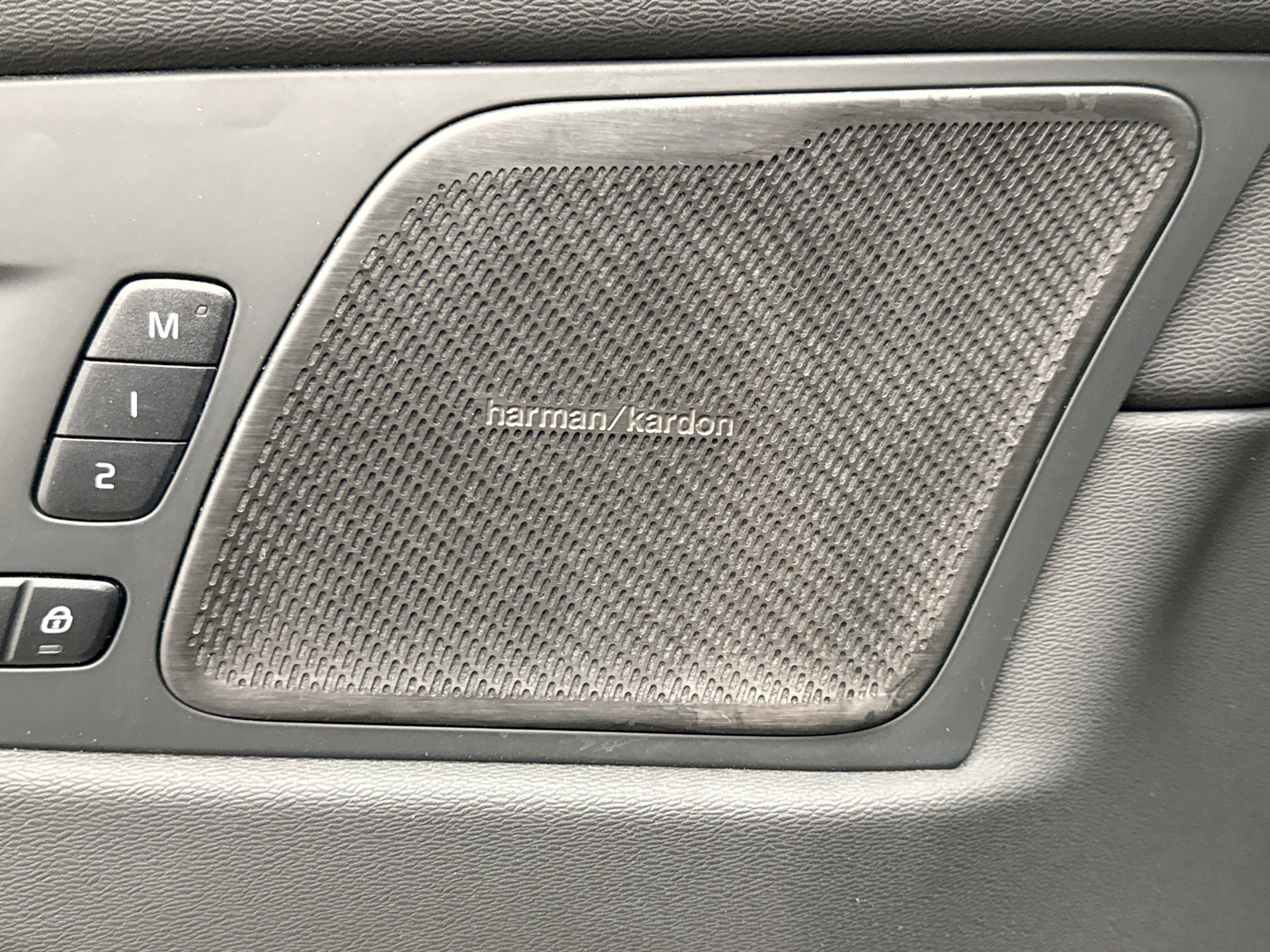 Used 2023 Volvo XC60 T8 Plus w/ Climate Package image 15