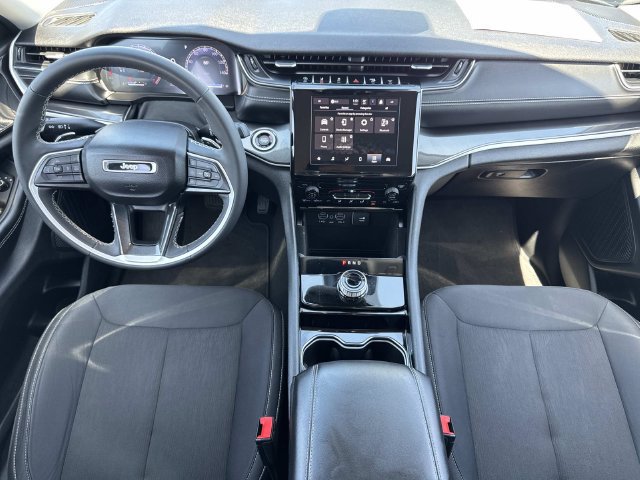 Used 2023 Jeep Grand Cherokee L Laredo AWD/4WD image 9