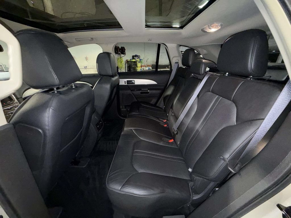 Used 2014 Lincoln MKX AWD w/ Equipment Group 102A image 18