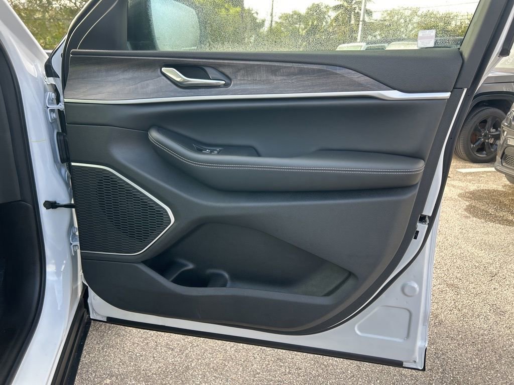 New 2026 Jeep Grand Cherokee Limited image 27