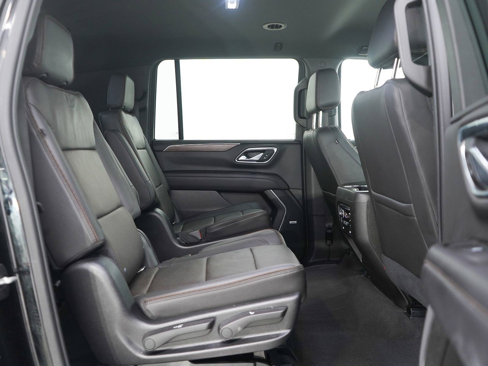 Used 2021 Chevrolet Suburban High Country AWD/4WD image 13