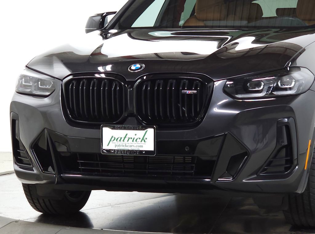 Used 2025 BMW X4 M40i w/ Shadowloine Package AWD/4WD image 3