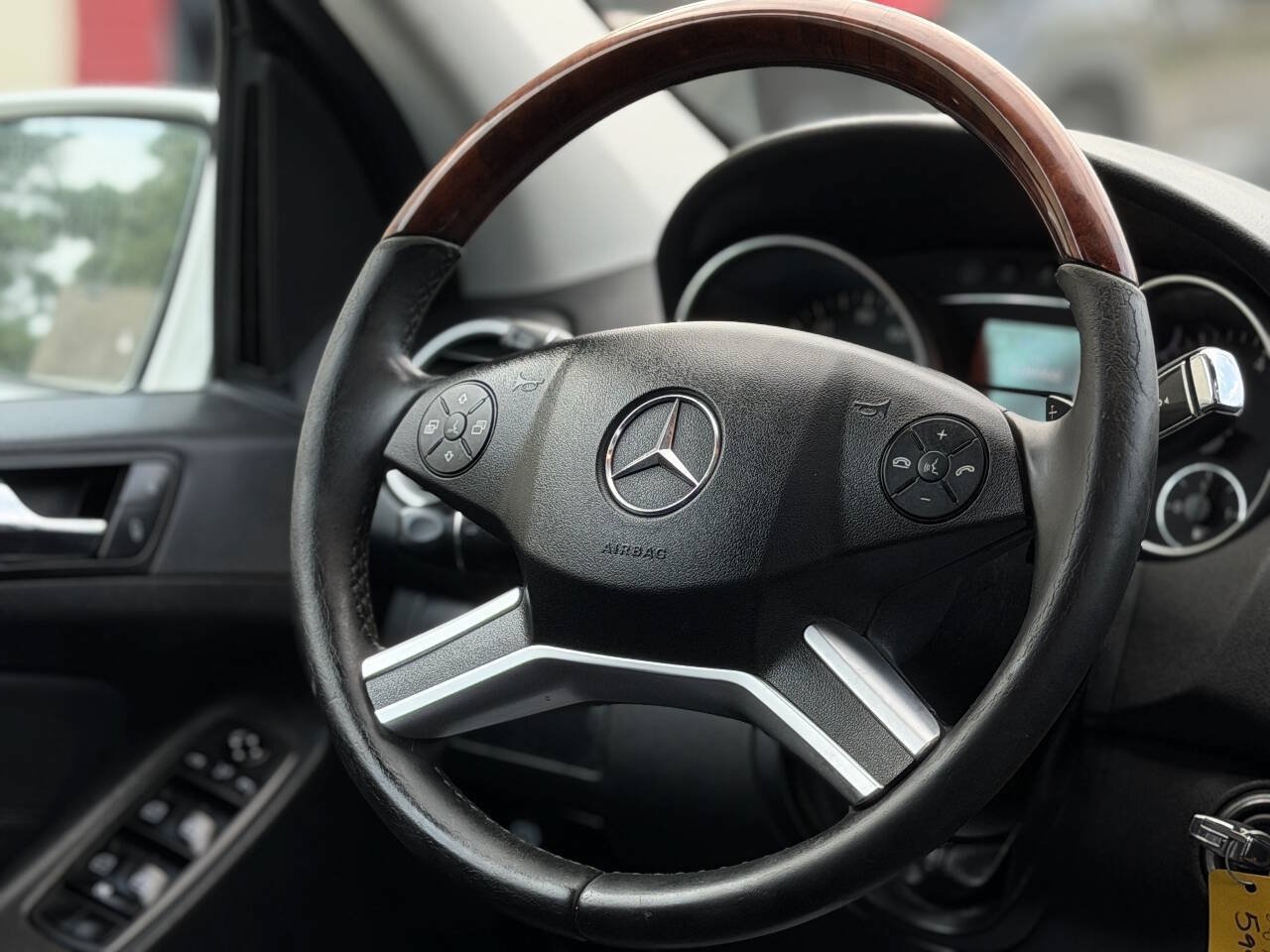 Used 2010 Mercedes-Benz ML 350 4MATIC image 16