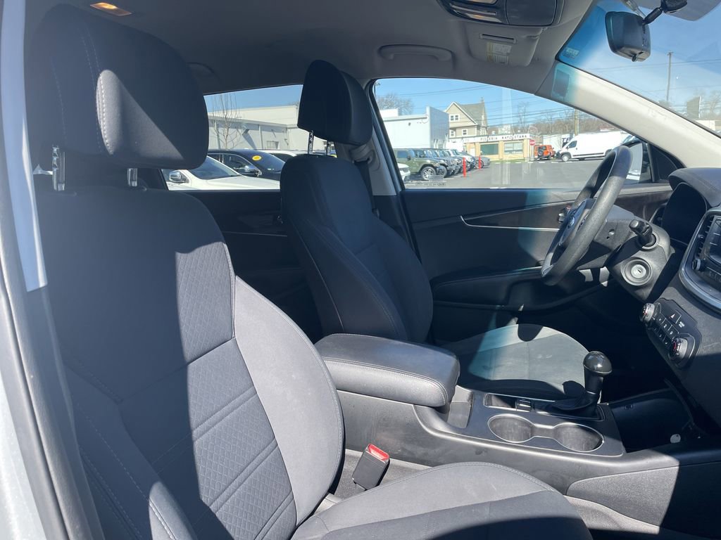 Used 2017 Kia Sorento FWD image 15