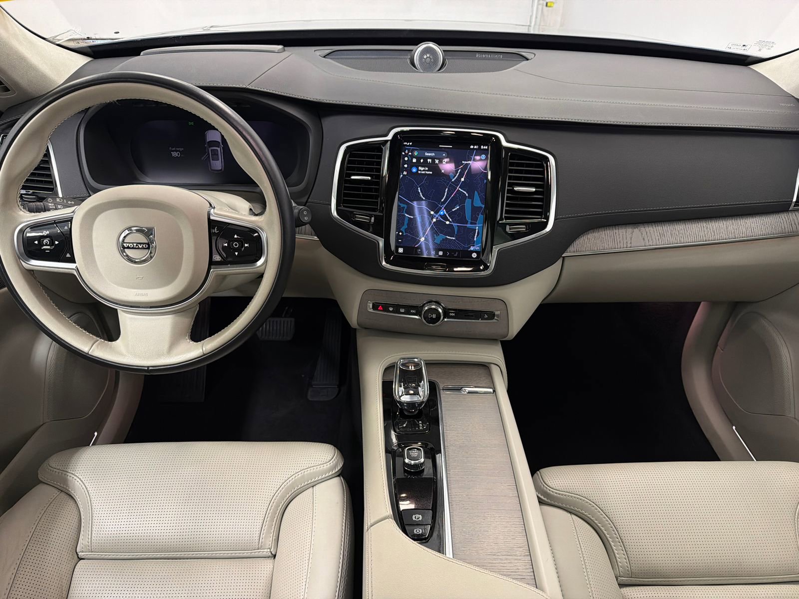 Used 2024 Volvo XC90 T8 Ultimate w/ Lounge Package image 20