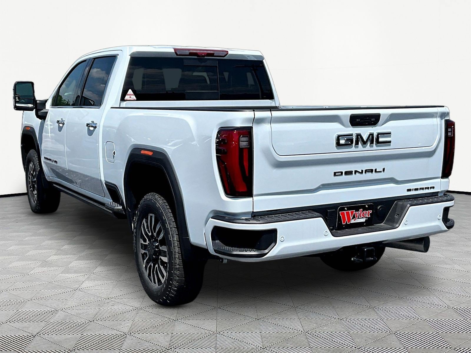 New 2026 GMC Sierra 2500 Denali Ultimate w/ LPO, Black Badging Package AWD/4WD image 4