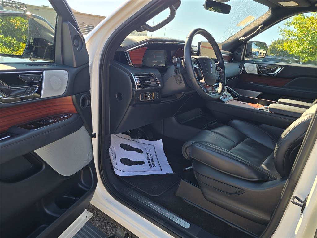 Used 2024 Lincoln Navigator L Reserve AWD/4WD image 6