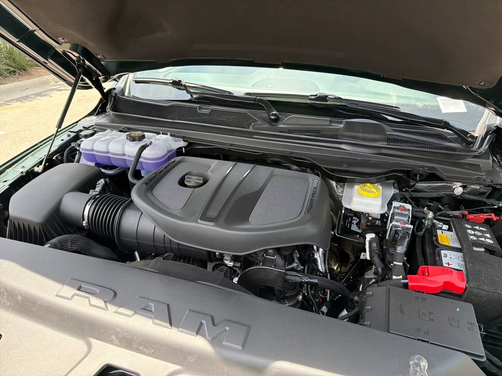 New 2026 RAM 1500 Express AWD/4WD image 18