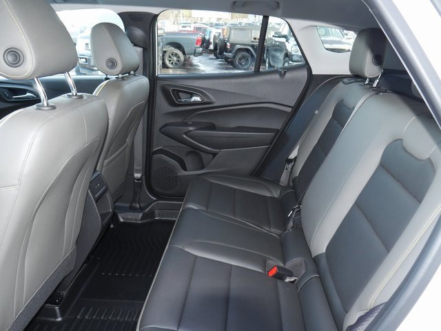 Used 2025 Chevrolet Trax ACTIV w/ Sunroof Package image 24