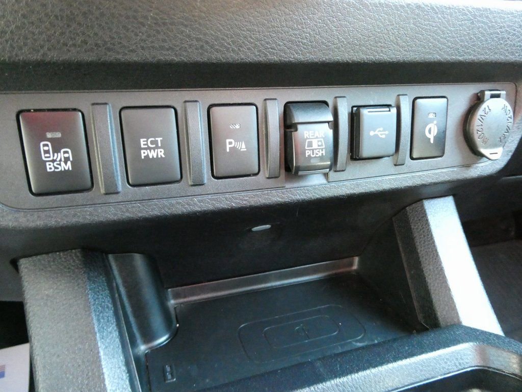 Used 2022 Toyota Tacoma TRD Off-Road w/ Technology Package image 25