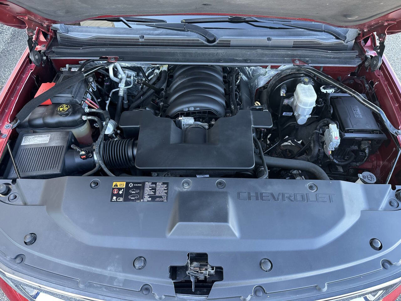 Used 2015 Chevrolet Suburban LT w/ Luxury Package AWD/4WD image 9