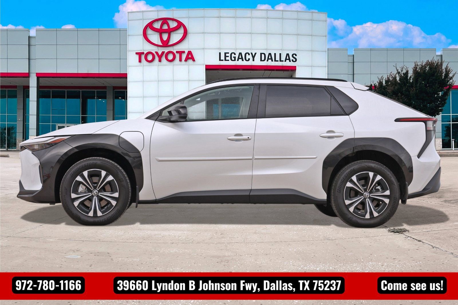 Used 2025 Toyota bZ4X AWD w/ Weather Package image 7