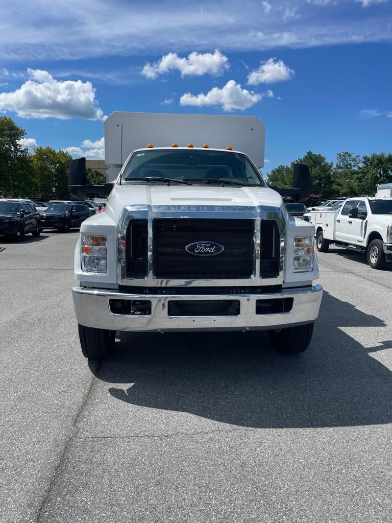 New 2027 Ford F750 2WD Regular Cab Super Duty image 2