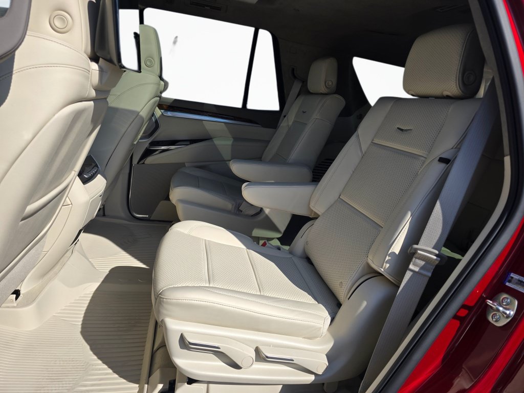 New 2026 Cadillac Escalade Platinum Luxury w/ LPO, Floor Liner Package AWD/4WD image 18