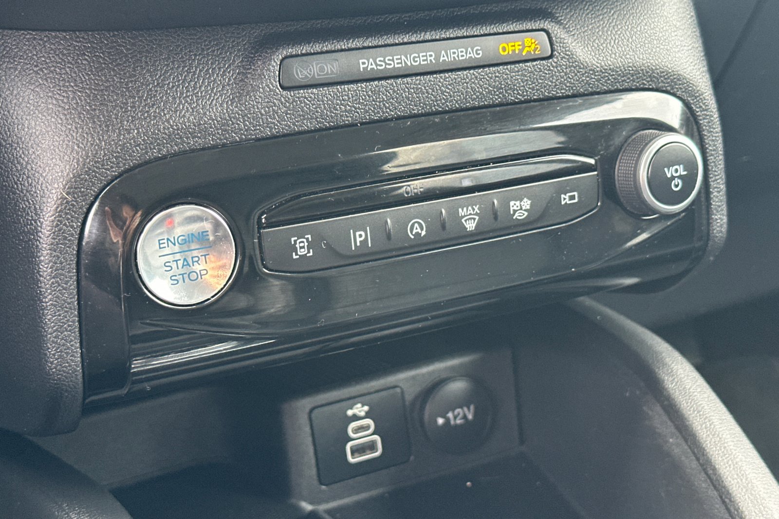 Used 2024 Ford Escape Platinum AWD/4WD image 21
