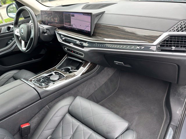 Used 2024 BMW X7 xDrive40i AWD/4WD image 32