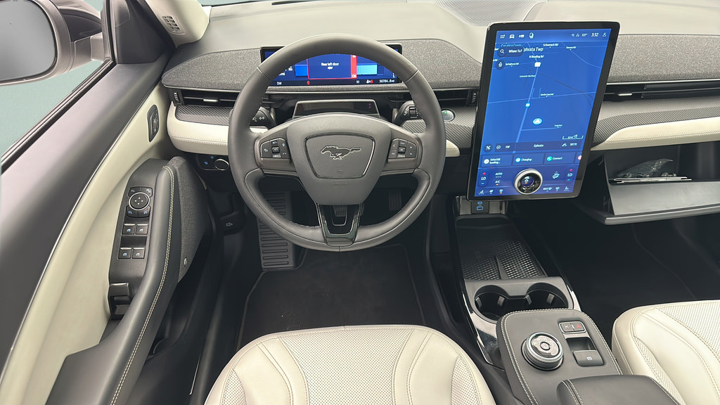 Used 2022 Ford Mustang Mach-E Premium RWD image 10