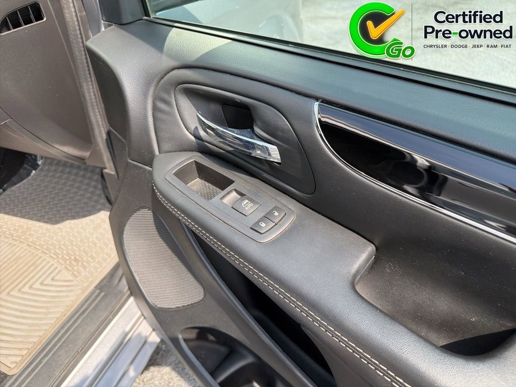 Certified 2016 Dodge Grand Caravan SE FWD image 27