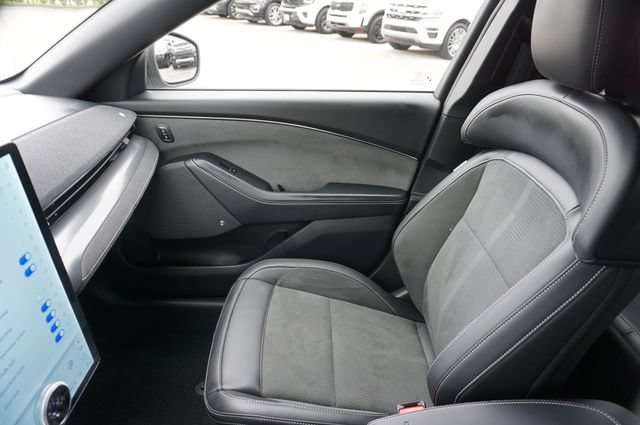 Used 2025 Ford Mustang Mach-E GT AWD/4WD image 34
