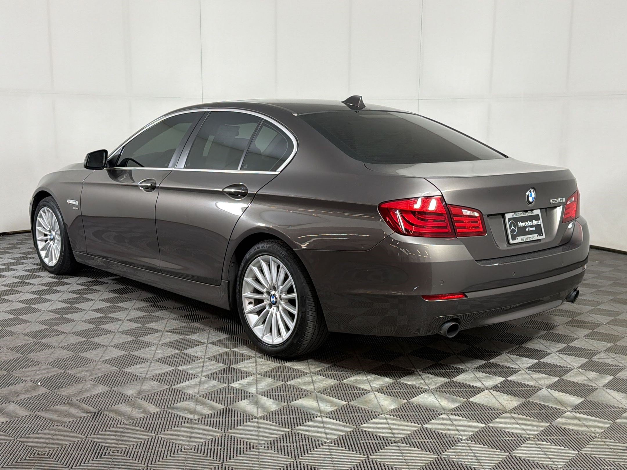 Used 2012 BMW 535i xDrive Sedan AWD/4WD image 3