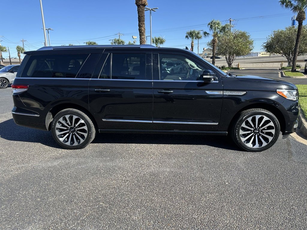 Used 2023 Lincoln Navigator L Reserve image 7