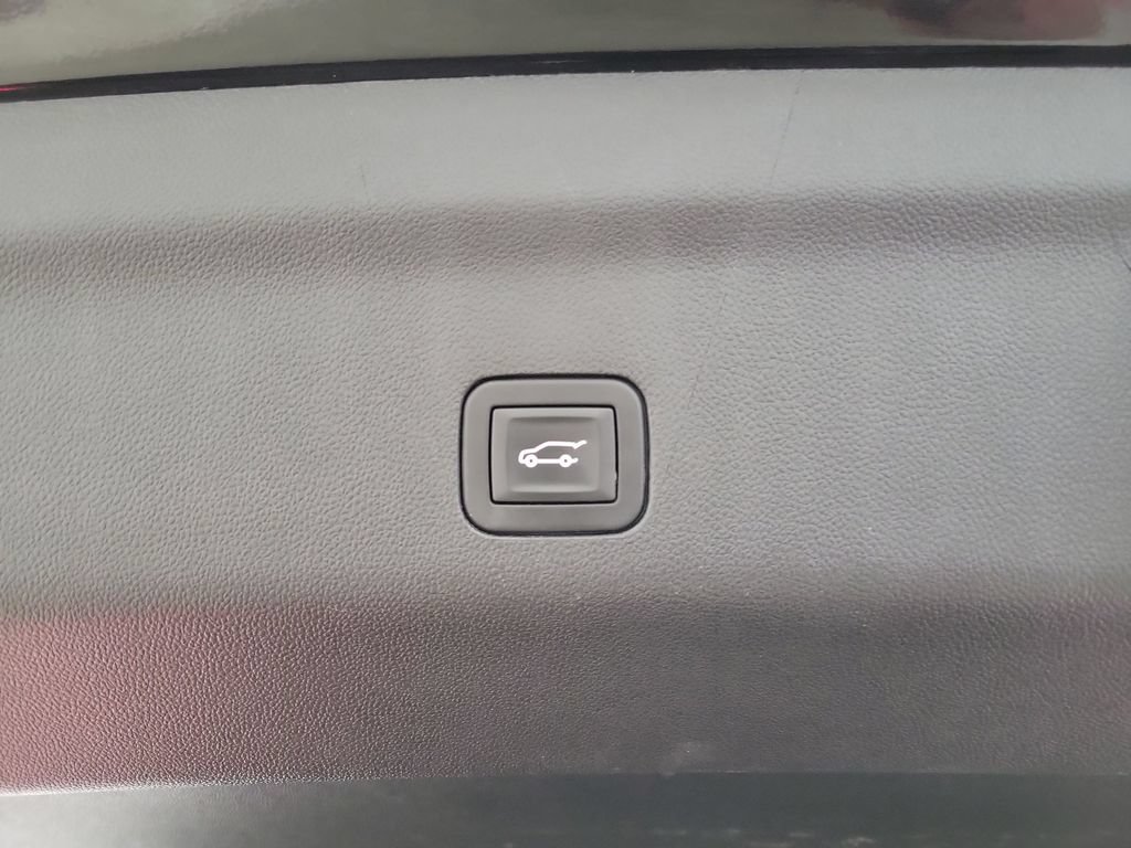 Certified 2025 GMC Yukon Denali AWD/4WD image 22