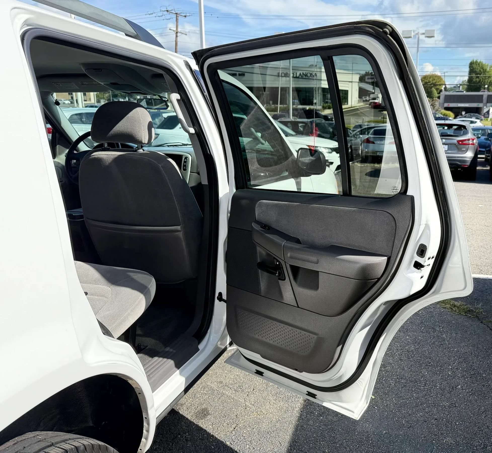 Used 2005 Ford Explorer Sport XLT AWD/4WD image 25