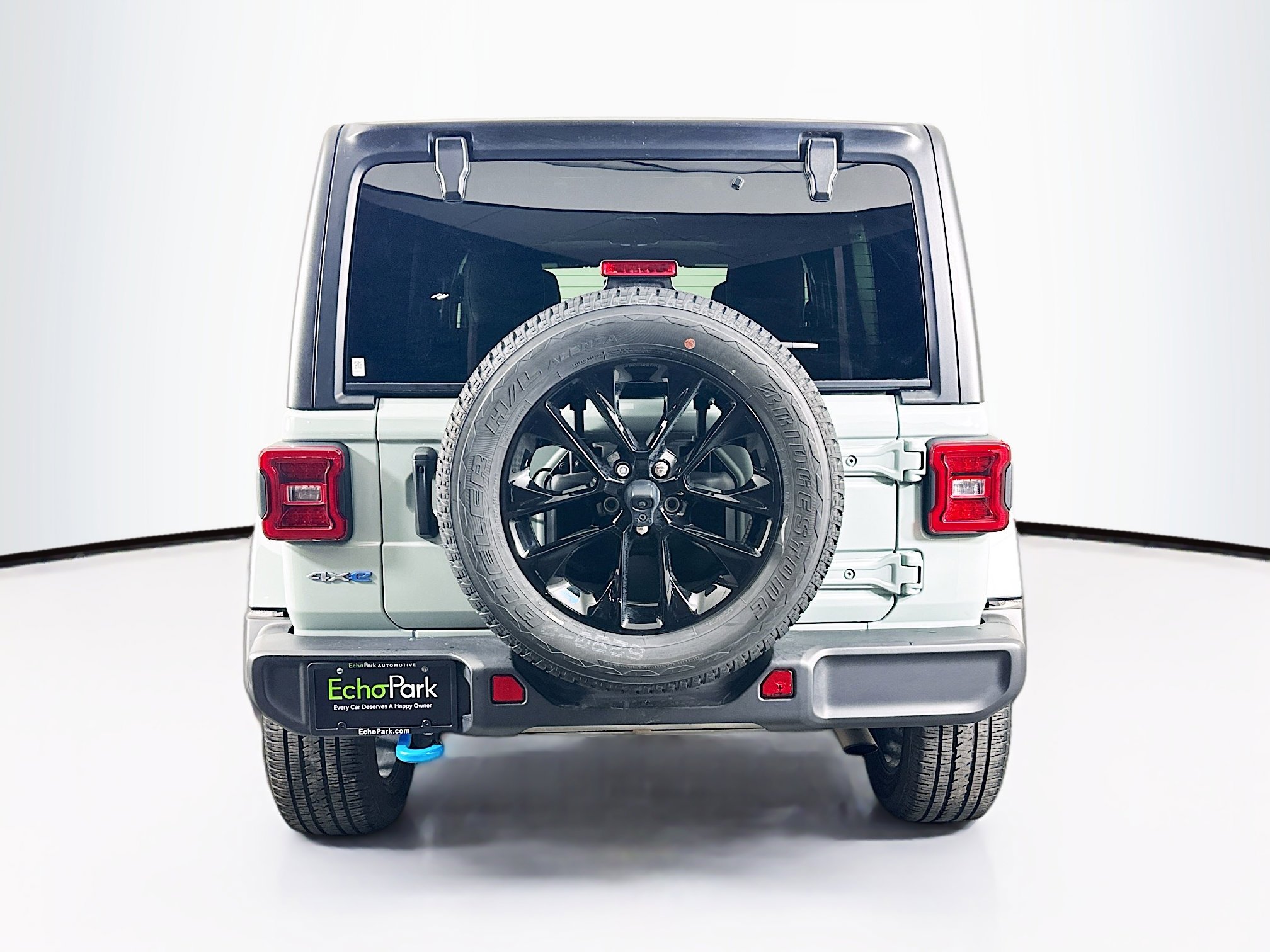 Used 2023 Jeep Wrangler Unlimited Sahara w/ Cold Weather Group AWD/4WD image 7