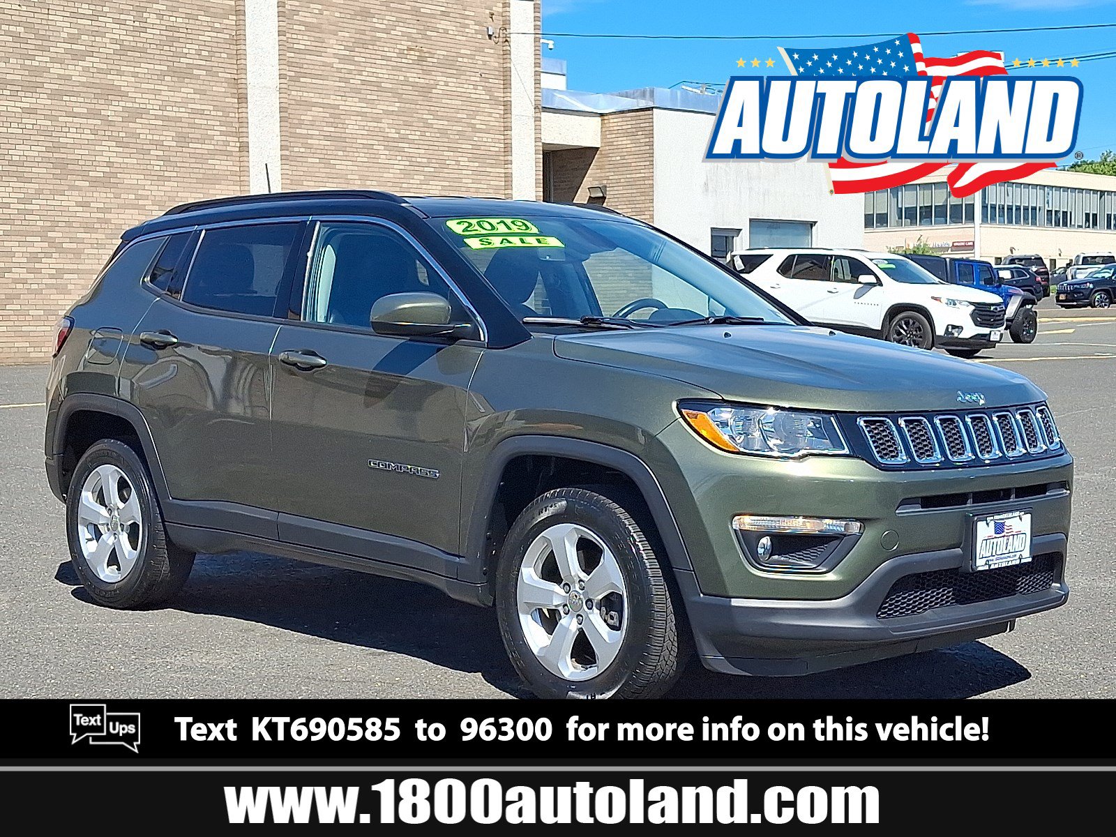 Used 2019 Jeep Compass Latitude w/ Popular Equipment Group AWD/4WD image 1