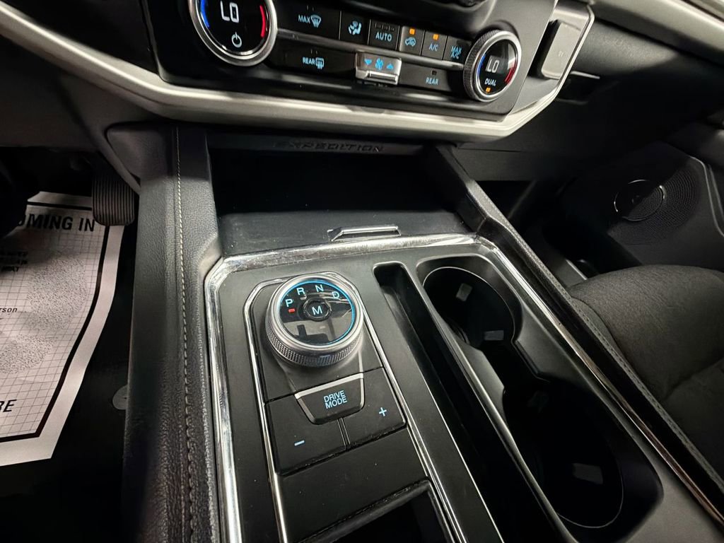 Used 2024 Ford Expedition XLT RWD image 16
