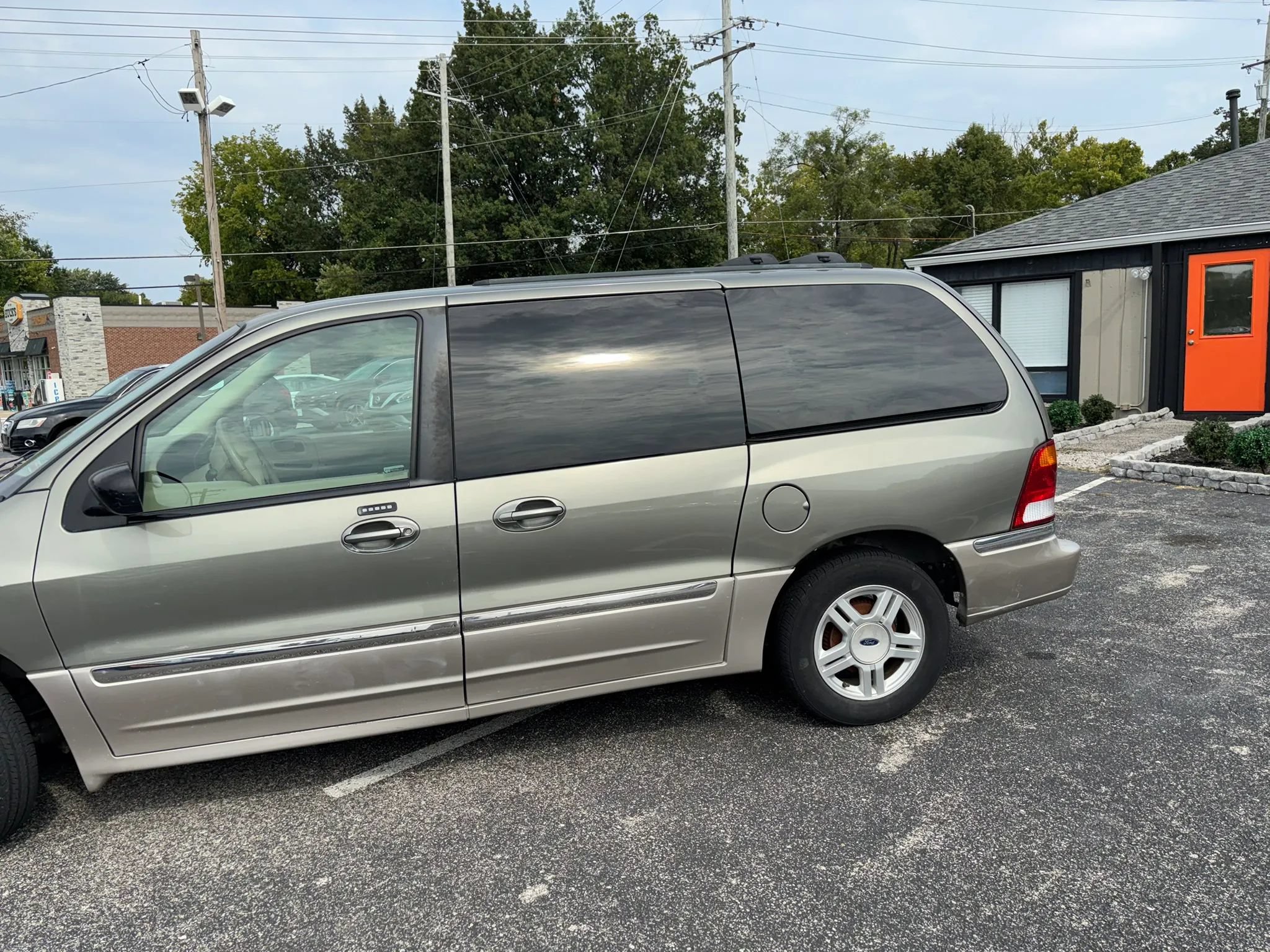 Used 2003 Ford Windstar SEL FWD image 4
